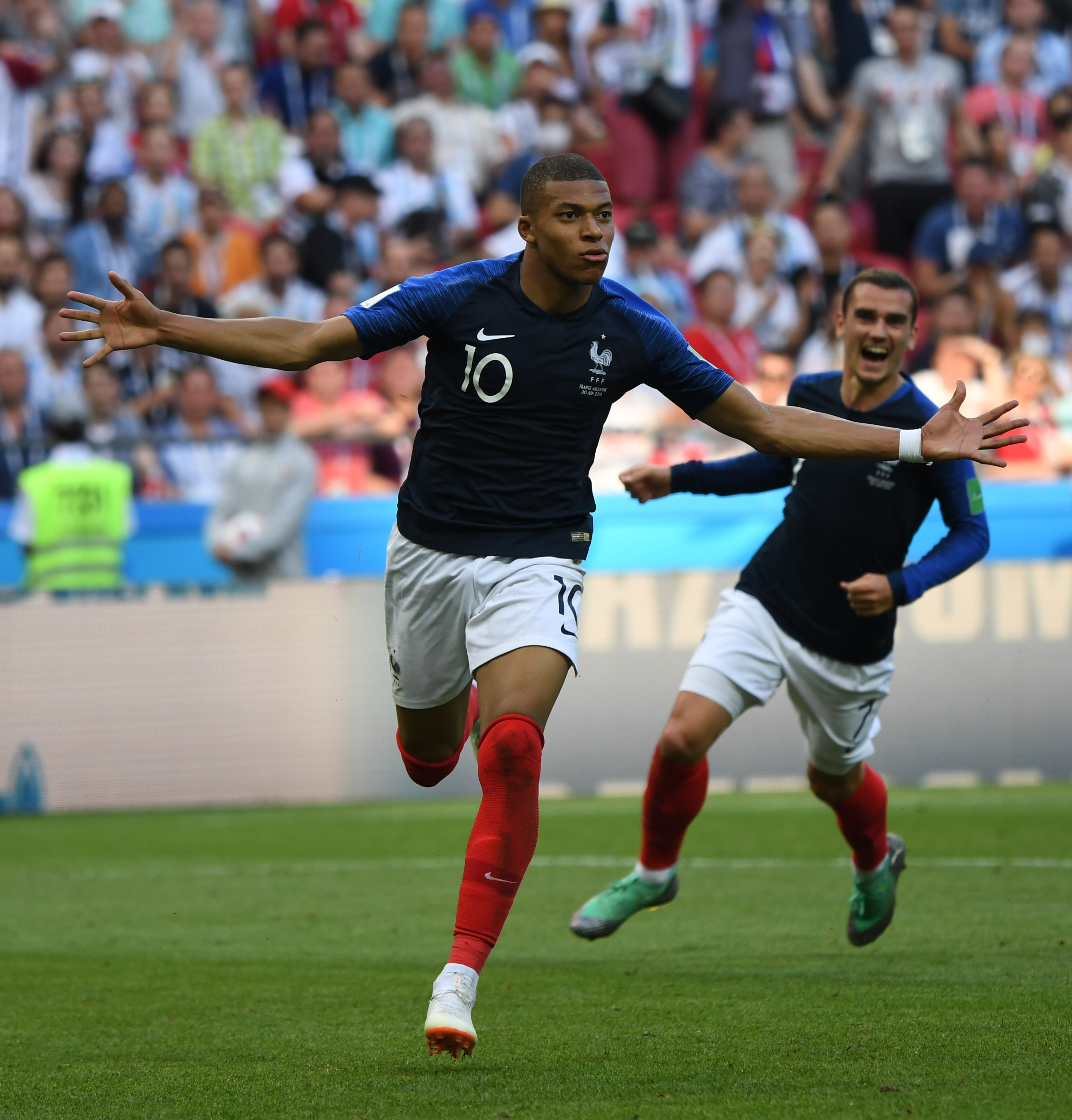 西媒：霍安·加西亚赛后一瘸一拐，但他只是累了没有任何不适（西媒：霍安-加西亚赛后步伐蹒跚，仅因疲劳并无不适）