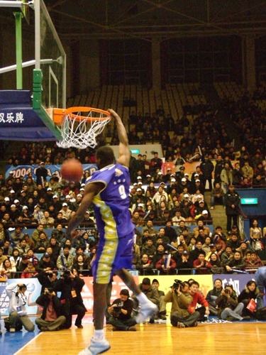 哈维：我在带领巴萨赢得西甲后降低了标准，必须进行自我批评（哈维：率巴萨夺西甲后我放松了标准，必须自我反省）