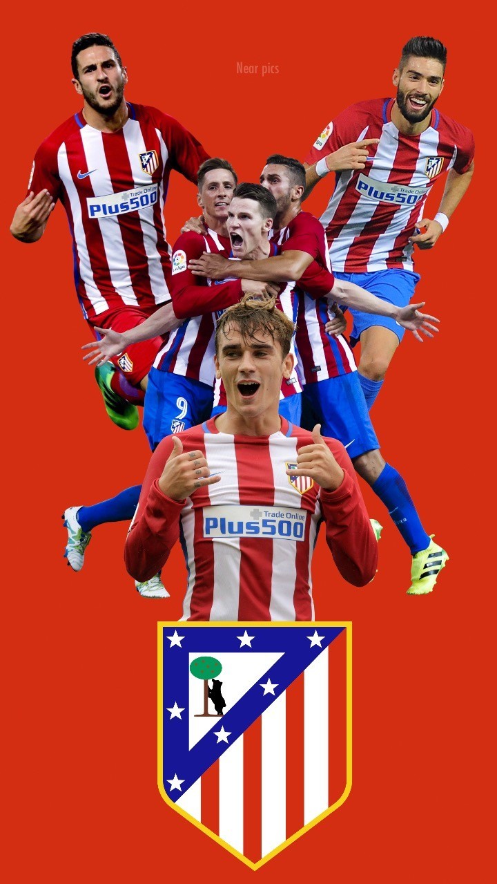 足球国足球迷自发组织万人方阵助威（国足球迷自发组建万人方阵为球队助威）