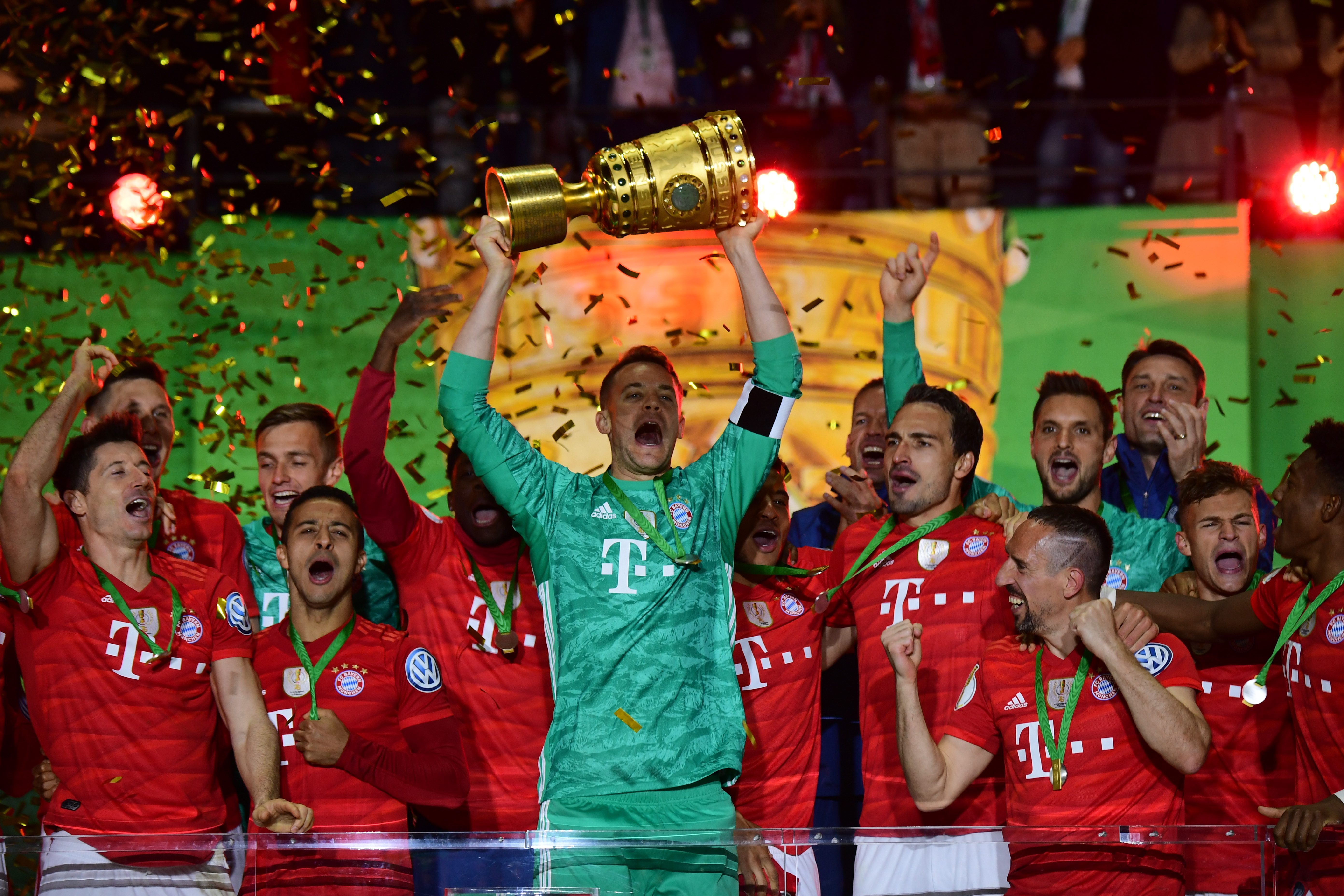 博洛尼亚vs那不勒斯：奥尔索利尼、达林加首发，麦克托米奈、霍伊伦出战（博洛尼亚战那不勒斯：奥尔索利尼、达林加先发，麦克托米奈、霍伊伦登场）