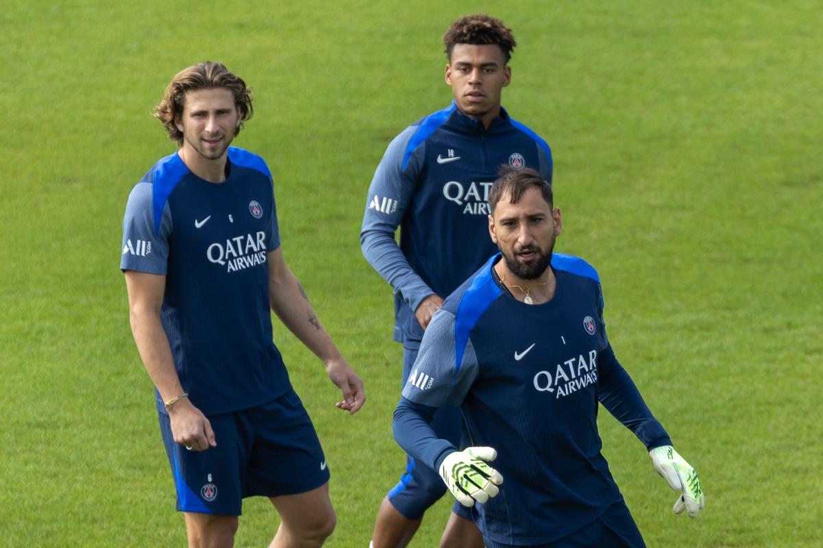 米纳拉：17岁被造谣成42岁，诽谤与谣言摧毁了我的职业生涯（米纳拉：被造谣42岁时我才17，诽谤让我的职业生涯走向崩塌）