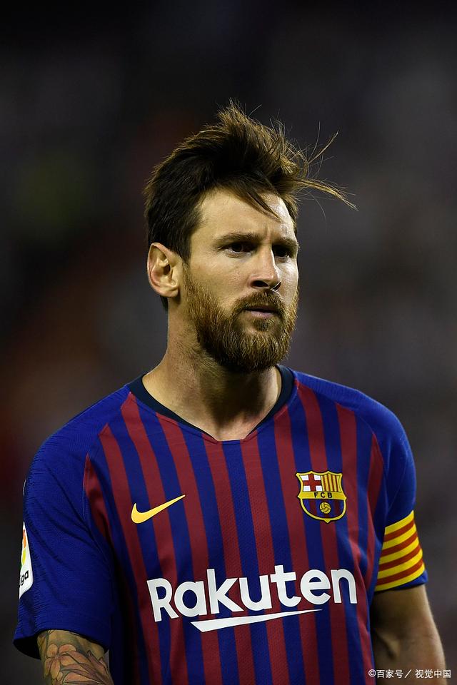 历年中超金靴：武磊34球傲视群雄，法比奥28球独享本赛季金靴（历届中超金靴盘点：武磊34球一骑绝尘，法比奥28球问鼎本季金靴）