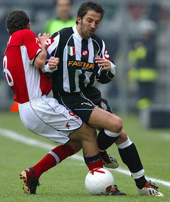 拜仁官方：于帕梅卡诺因负荷管理未进战圣保利大名单（拜仁官宣：于帕梅卡诺因负荷管理未进入对阵圣保利名单）