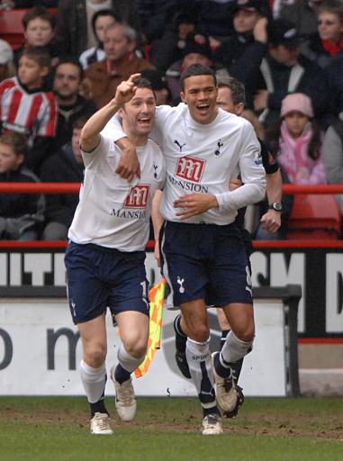 王洪亮：85一代球员爱学习沟通多；希望有机会去欧洲深度提高（王洪亮：85后球员重学习善沟通，盼赴欧洲深造提升）