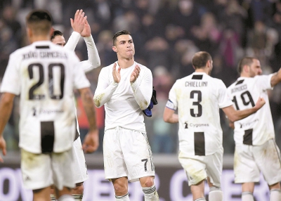 欧冠战报：库杜斯、西蒙斯点射，热刺3-0布拉格斯拉维亚（欧冠简讯：库杜斯、西蒙斯先后点球建功，热刺3比0完胜布拉格斯拉维亚）