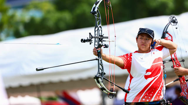 1个退赛引爆两极骂战！郑钦文伤退全运，是惜命还是失责？（郑钦文全运会因伤退赛引发两极争议：是理性自保还是失责？）