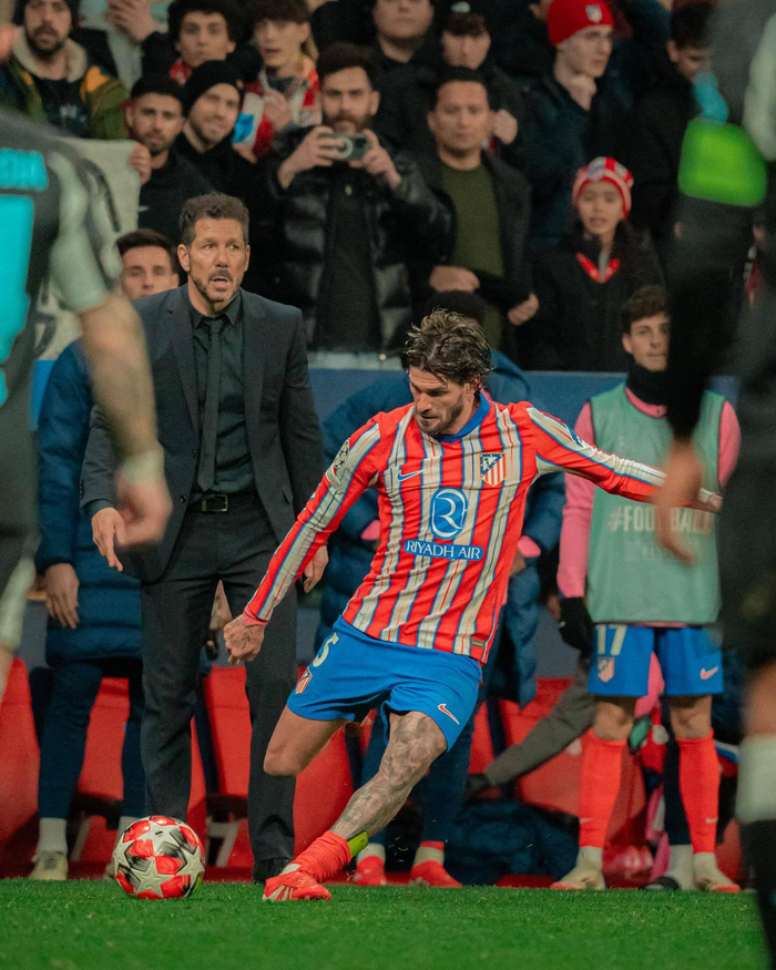 西媒：维尼修斯6场欧冠451分钟0进球，连续11场陷球荒