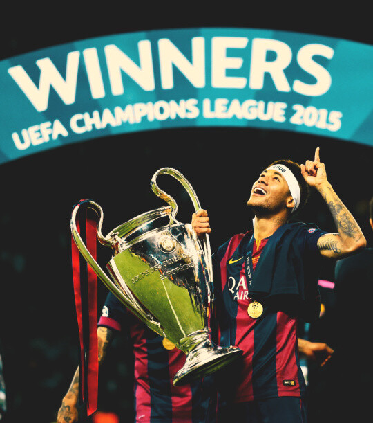 德媒：拜仁密切关注艾希霍恩，赫塔希望将解约金提高至2000万（德媒称拜仁紧盯艾希霍恩，赫塔拟将解约金上调至2000万）