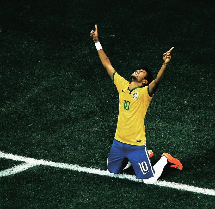 懂球帝12周年120大瞬间1／8决赛：重磅来袭，谁将通往八强？（懂球帝12周年120大瞬间1／8决赛打响：重磅对决，谁能挺进八强？）