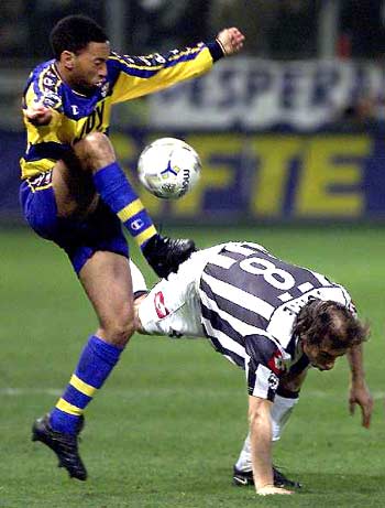 头号大鱼！字母哥与雄鹿谈判将升级 尼克斯不再拥有独家谈判权（重磅变局：字母哥与雄鹿谈判升级，尼克斯不再享有独家谈判权）